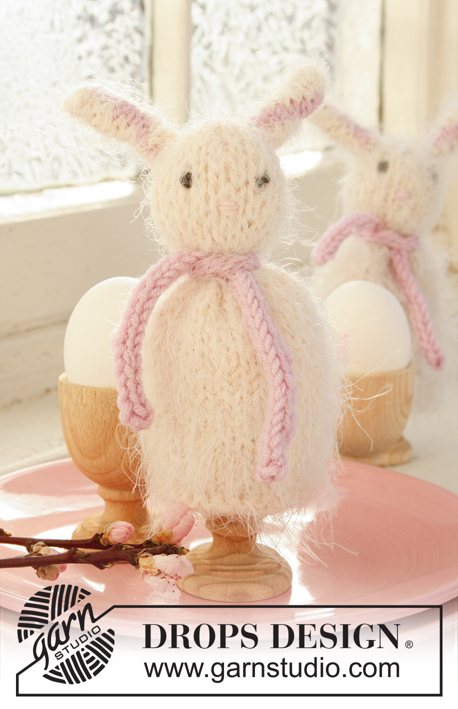 Emily Rabbit / DROPS Extra 0-770 - Knitted bunny egg warmers for Easter in DROPS Symphony or DROPS Melody.