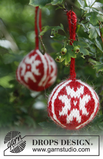 Snowflake Rounds / DROPS Extra 0-785 - Boules de Noël tricotées avec 2 fils DROPS Alpaca et jacquard étoile.
Thème: Noël