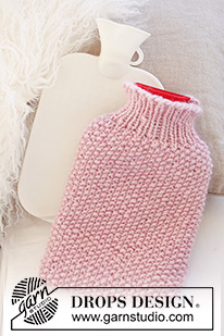 Keep Me Warm / DROPS Extra 0-837 - Strikket DROPS betræk til varmeflaske i ”Snow”