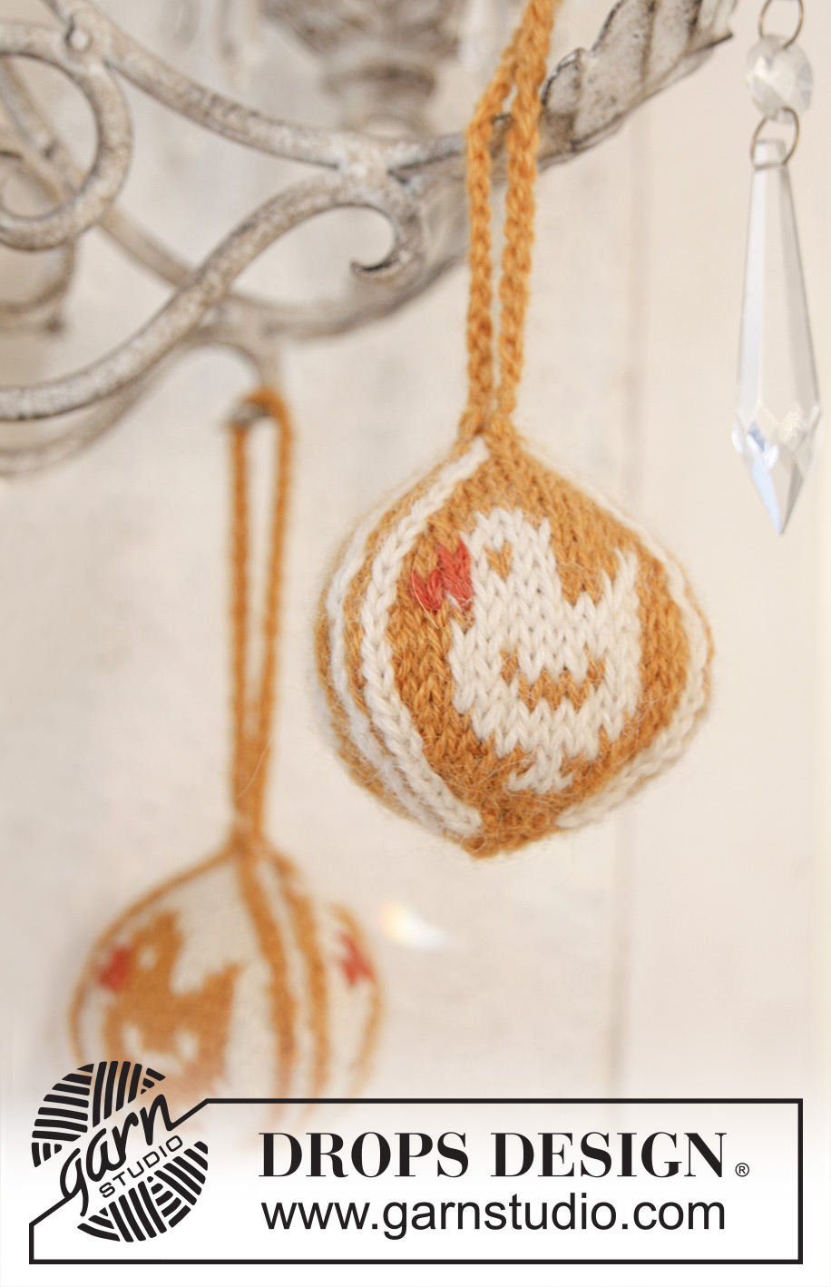 Caramelita / DROPS Extra 0-842 - Knitted DROPS Easter ball in ”Karisma”.