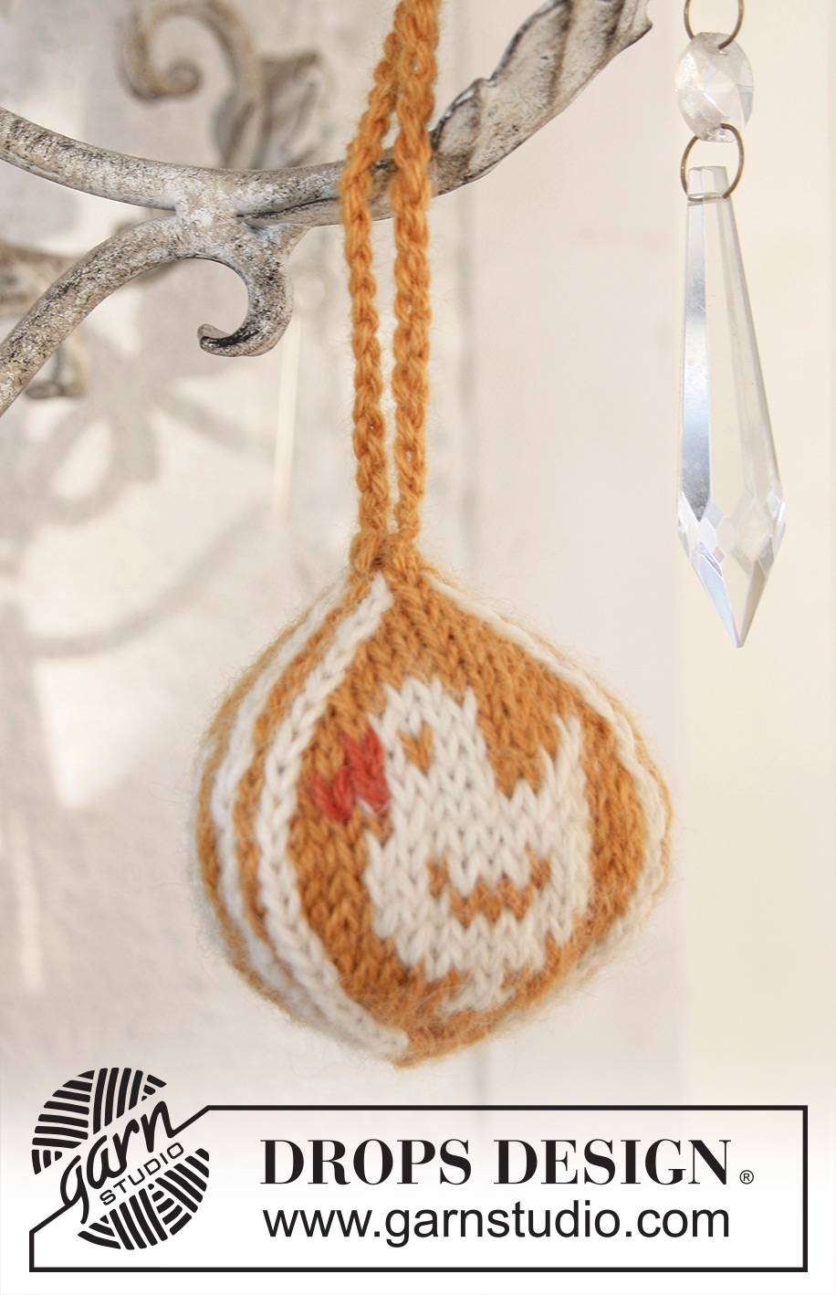 Caramelita / DROPS Extra 0-842 - Knitted DROPS Easter ball in ”Karisma”.