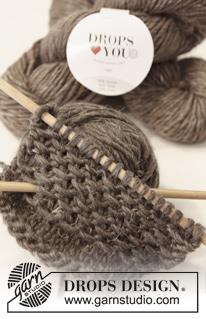 Hilda / DROPS Extra 0-853 - Knitted DROPS Neck warmer in Drops Loves You #2 or Snow