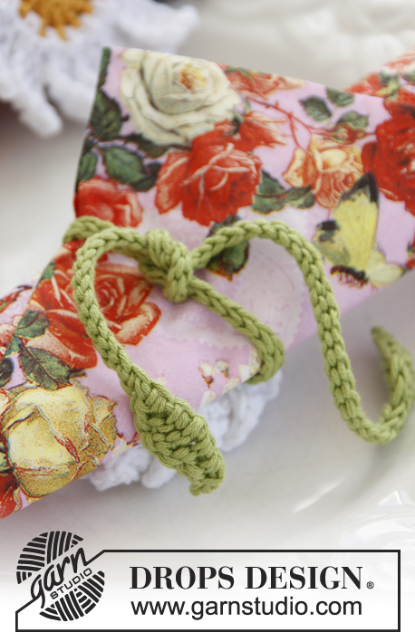 Mary Bloom / DROPS Extra 0-927 - DROPS 17.mai Heklede margeritter i ”Safran” med blader