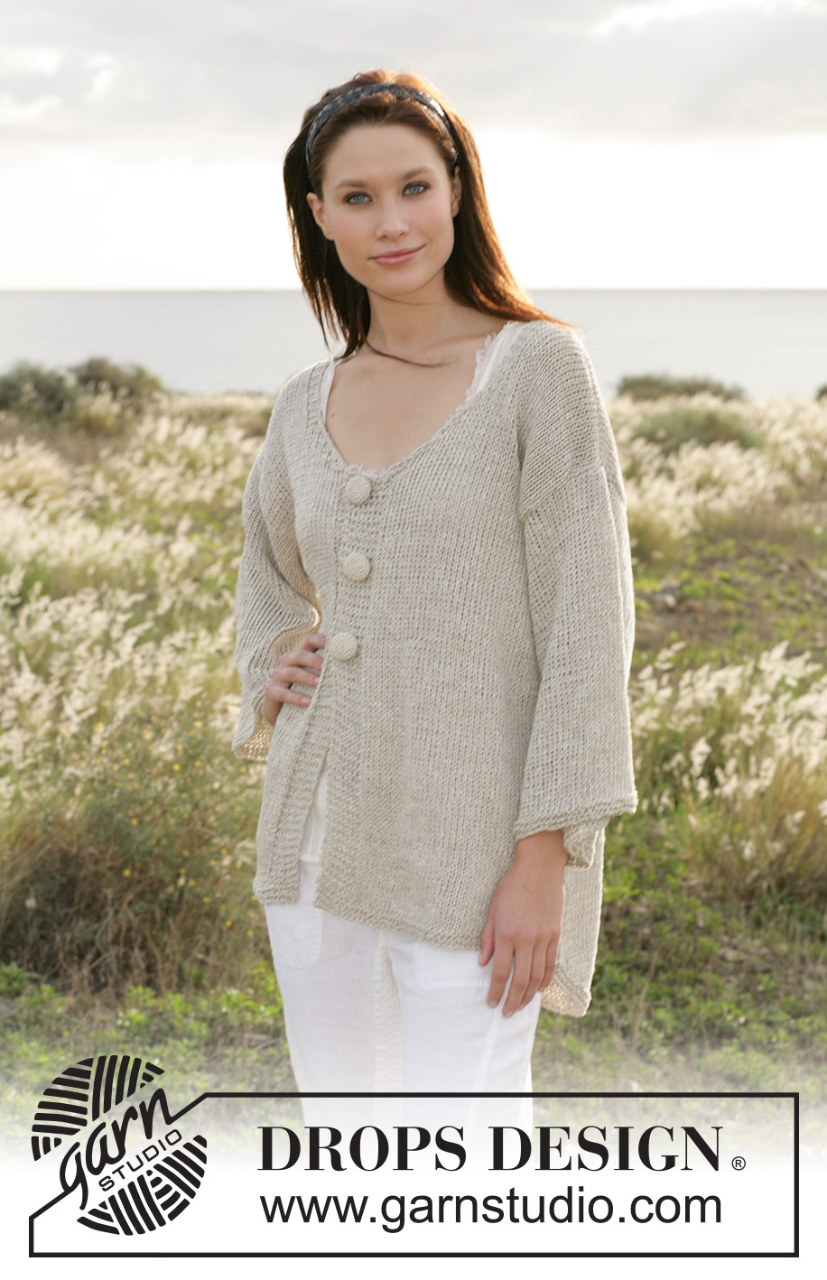 Beachcomber / DROPS 100-5 - DROPS wide cardigan knitted with stockinette sts in ”Bomull-Lin” and buttons in ”Cotton Viscose”