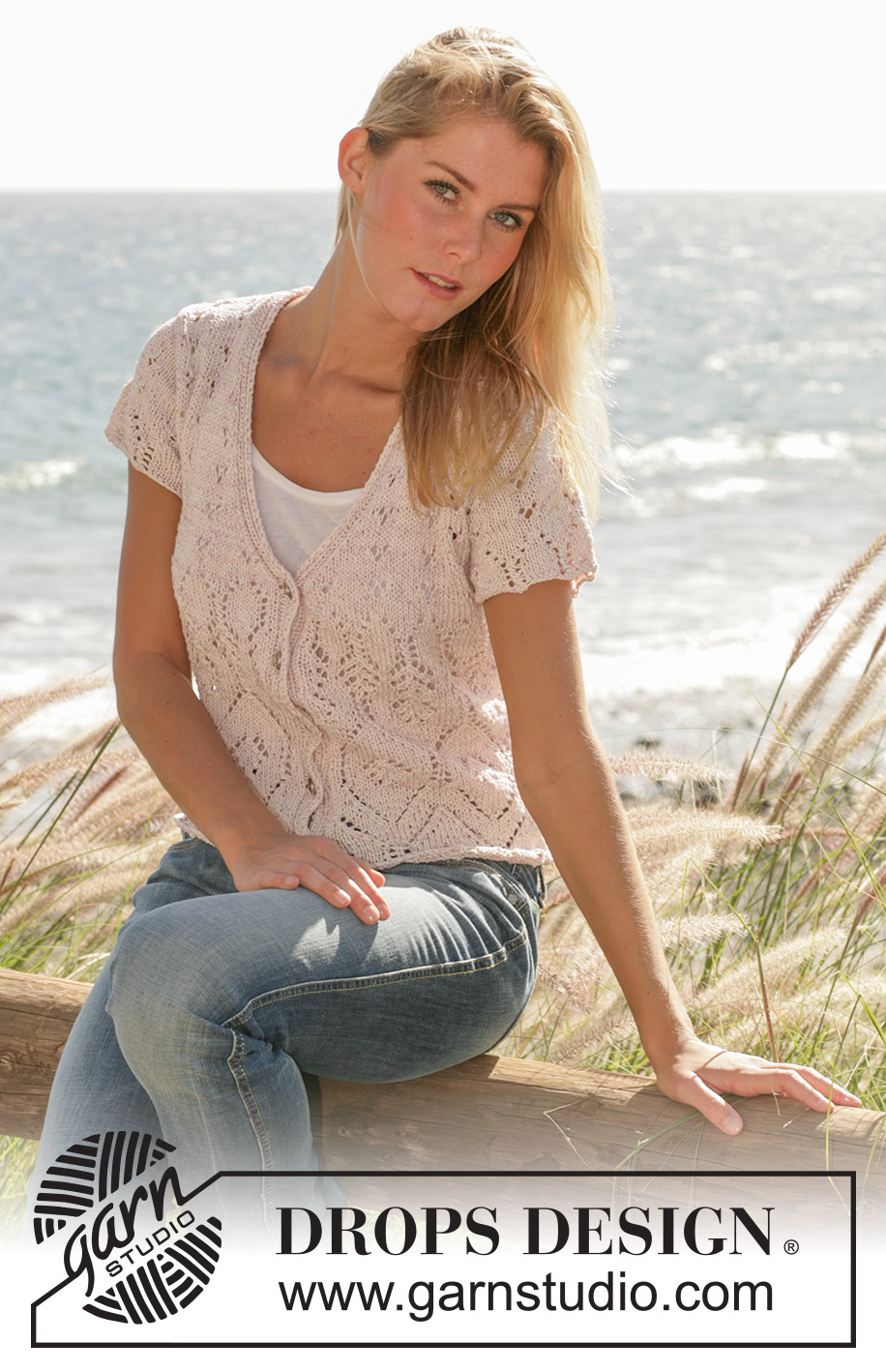 Seaside Affair / DROPS 101-32 - DROPS trøje med korte ærmer og hulmønster i ”Muskat”. Str S-XXL 