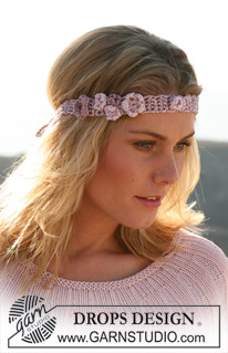 Flower Child / DROPS 105-16 - DROPS crochet hair band with flowers in “Cotton Viscose”.