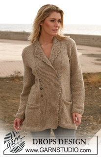 DROPS 106-25 - DROPS Vest met brede voorbiezen en zakken van ”Angora-Tweed”. Maat S t/m XXXL.