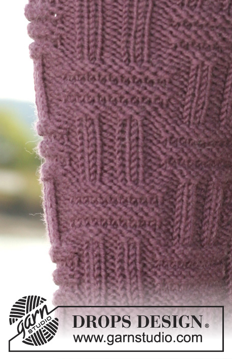 The Grape Escape / DROPS 108-38 - DROPS socks with textured pattern in ”Merino” or ”Karisma”.