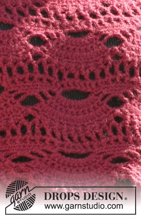 Burgundy Bride / DROPS 109-46 - Poncho DROPS au crochet et jupe tricotée avec 2 fils Alpaca. Du S au XXXL