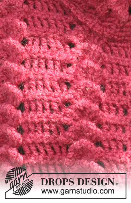 DROPS 110-8 - Gehaakte DROPS sjaal met waaiermotief van 2 draden ”Alpaca”. 