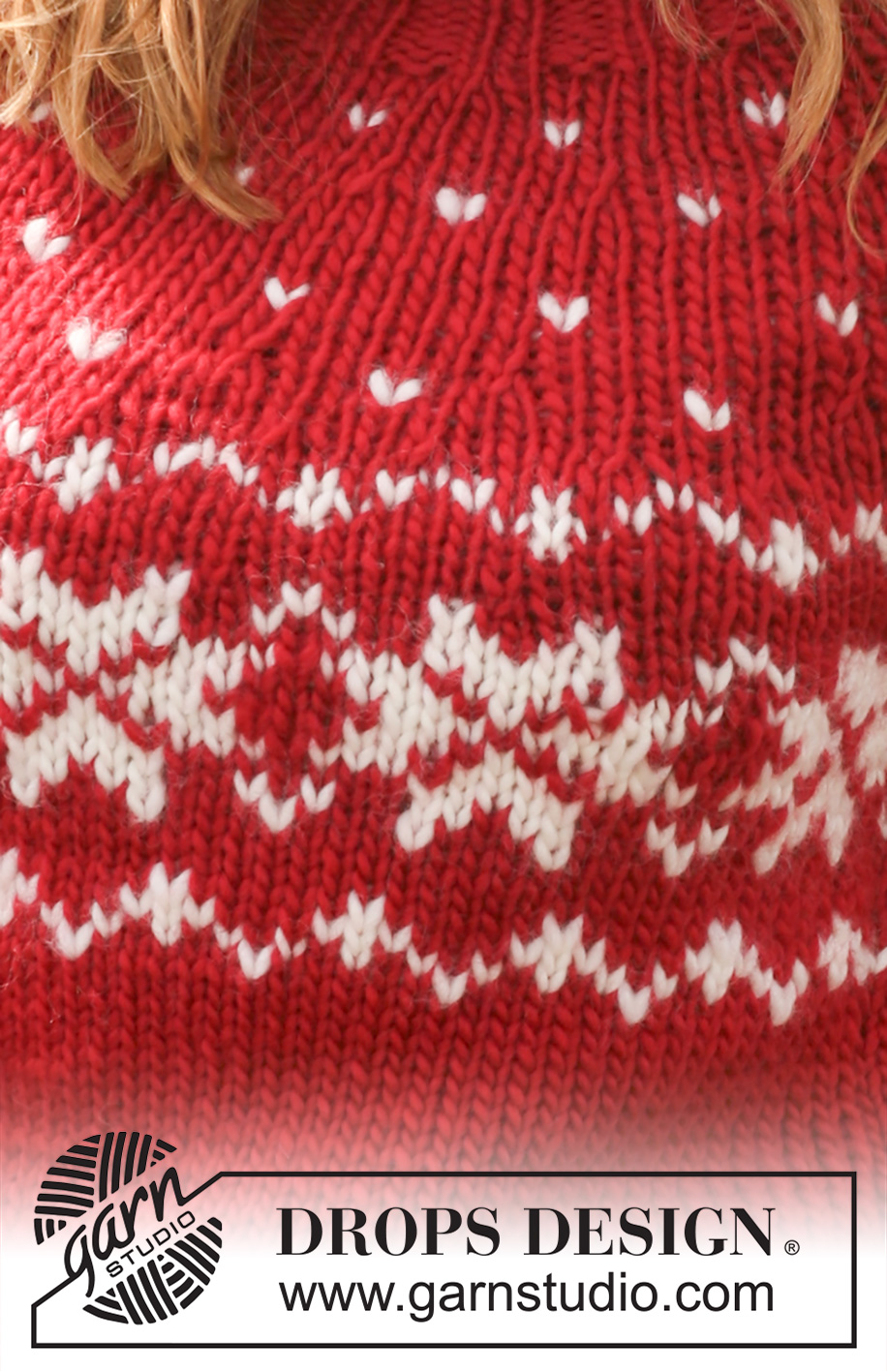 Holly Berries / DROPS 114-28 - Julebluse med rundt bærestykke og norsk mønster. Blusen er strikket i DROPS Snow.Str XS - XXL.