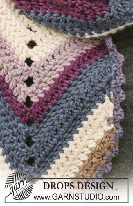 North & South / DROPS 117-16 - Crochet DROPS scarf with STRIPES in ”Snow”.