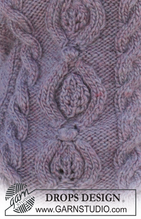 Alaska Cables / DROPS 117-18 - DROPS tunic in ”Snow” with cable pattern mid front. Size S to XXXL. 