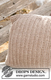 Resting Fields / DROPS 117-45 - Housse de coussin DROPS en « Polaris ».