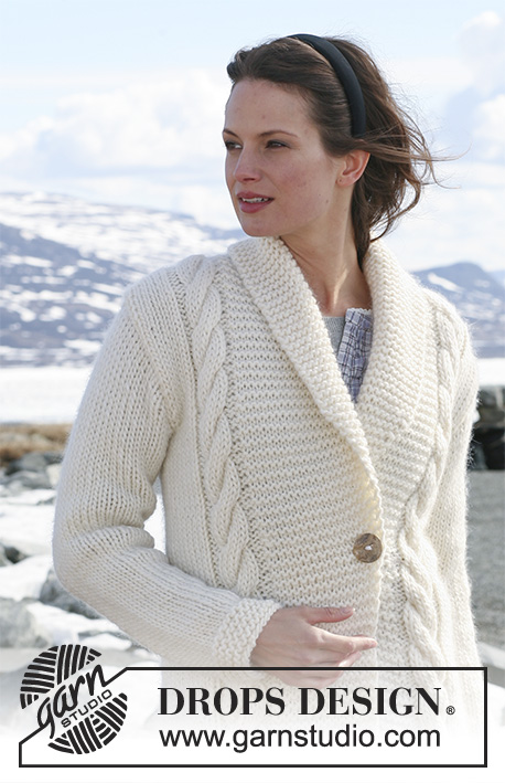 Doreen / DROPS 117-51 - Saco de punto DROPS con torsadas / trenzas y punto musgo en “Snow”. Talla S – XXXL.


