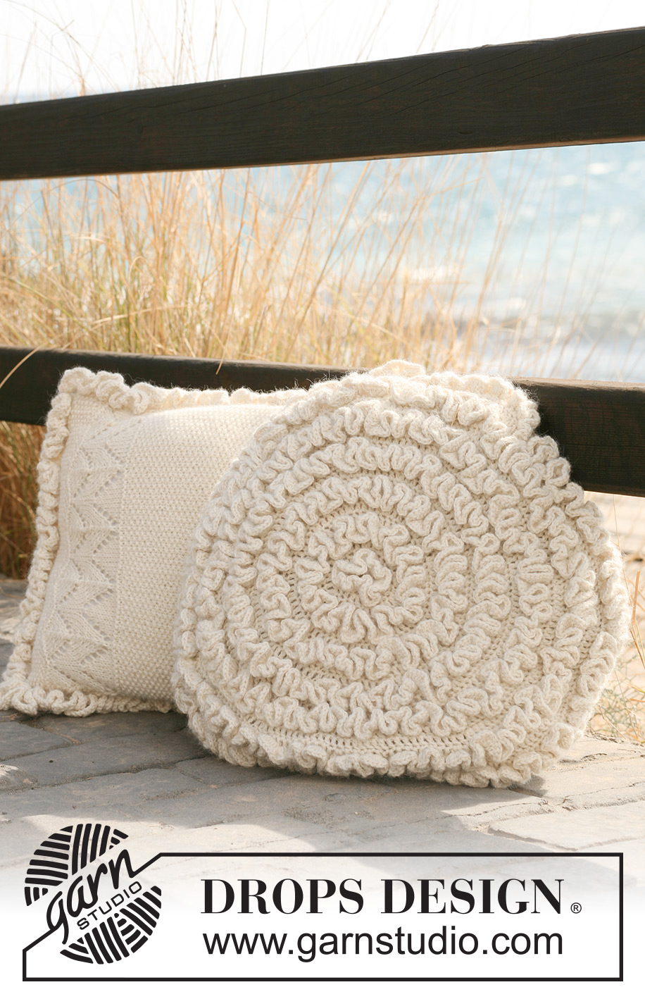 Circles / DROPS 118-43 - Gehaakte DROPS kussenhoes met ruches van 2 draden ”Alpaca”. 
