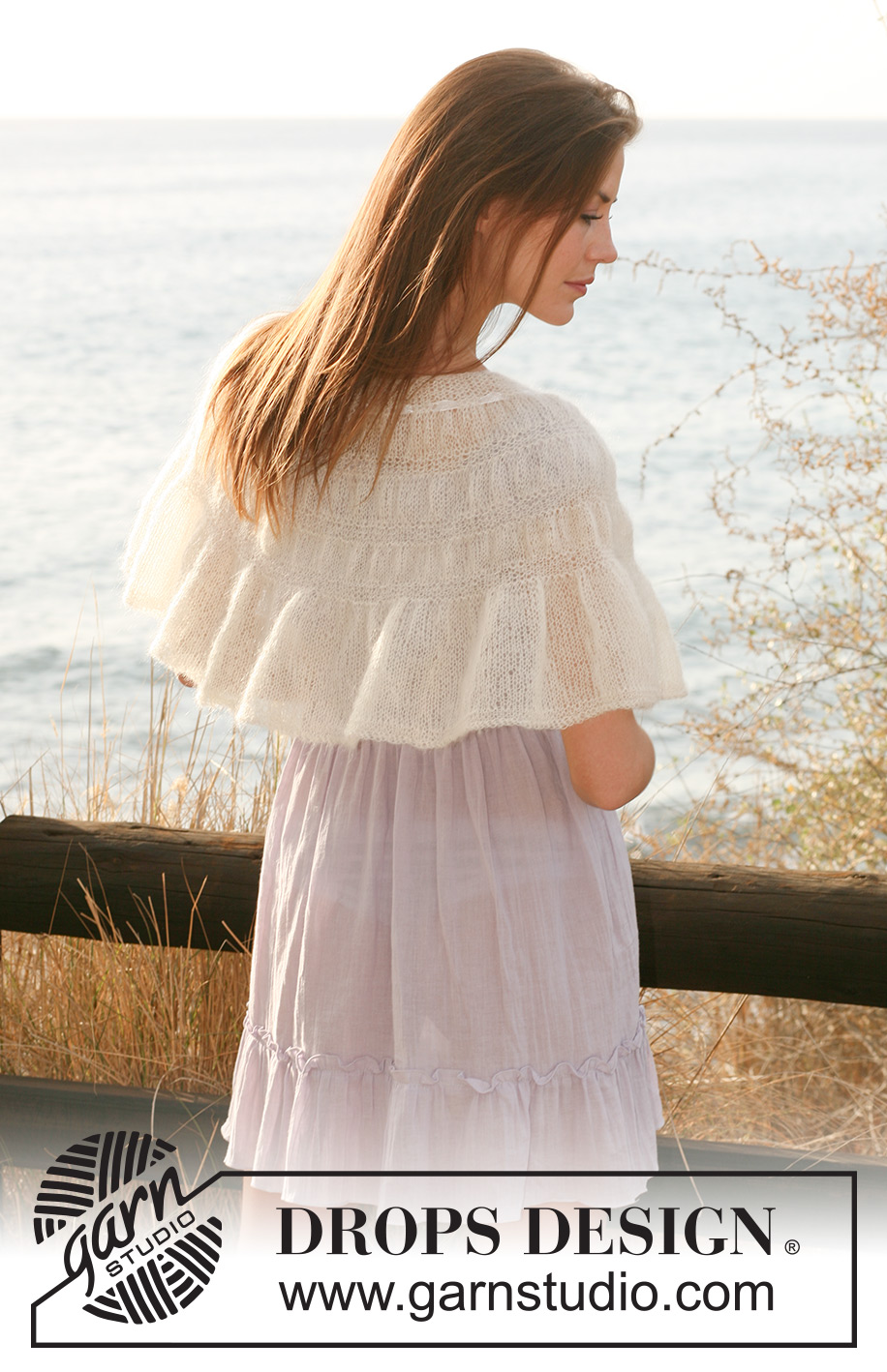 Fairy's Shrug / DROPS 119-17 - Capa corta DROPS en “Kid-Silk” con patrón de frunces.  Talla S – XXXL
Diseño DROPS:  Patrón No. KS-037
