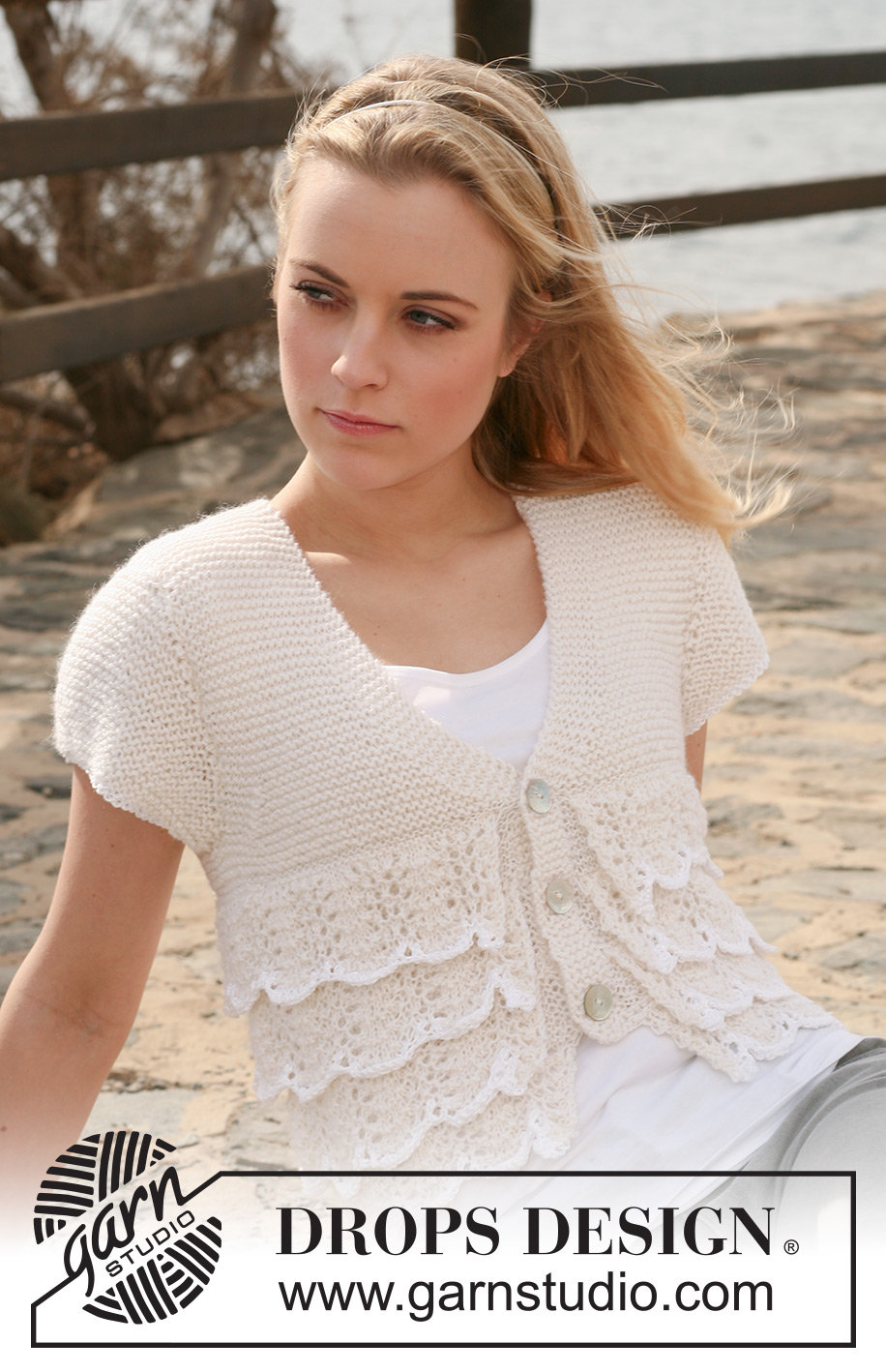 Sweet Pea / DROPS 119-20 - Saco DROPS con mangas cortas y volantes en “Alpaca” y “Cotton Viscose”. Talla: S – XXXL.