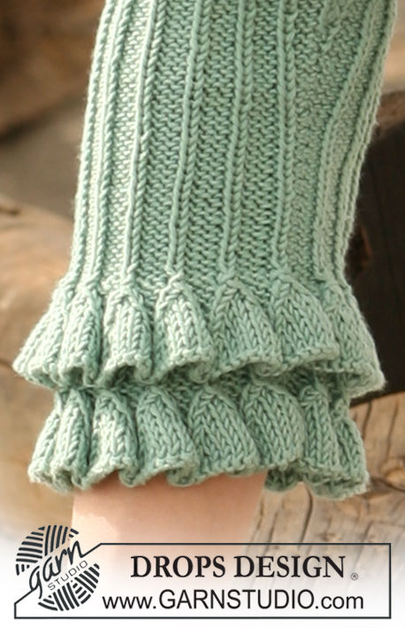 Remember Me / DROPS 119-29 - DROPS bolero in ”Safran” knitted from side to side with flounces along sleeve edges. Size: S to XXXL.