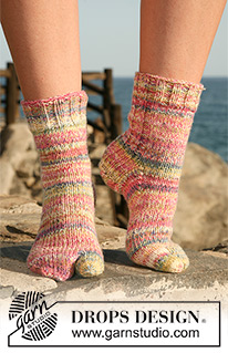 Tootsies / DROPS 119-41 - DROPS sokker med storetå i 2 tråder ”Fabel”. Str 32-43.
