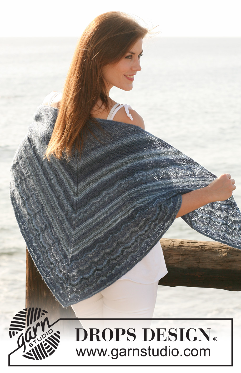 Blue Bayou / DROPS 120-4 - Knitted DROPS shawl in ”Delight” with lace pattern. Alternatively use ”BabyMerino”.
