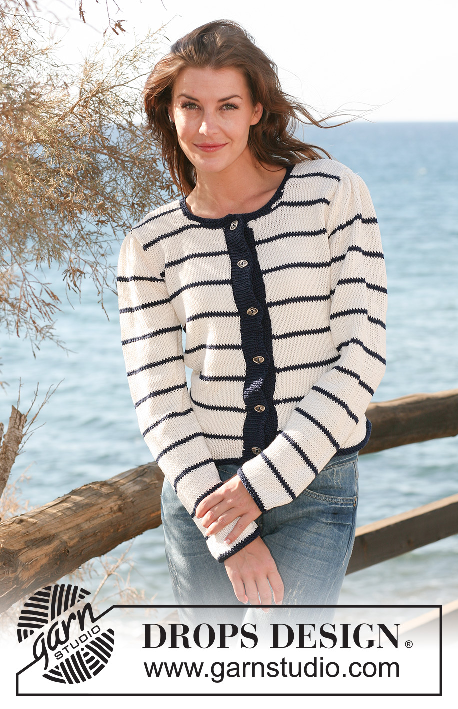 Midnight Horizons Cardigan / DROPS 120-44 - DROPS jacket in ”Muskat” with navy stripes and puff sleeves. Size S to XXXL.