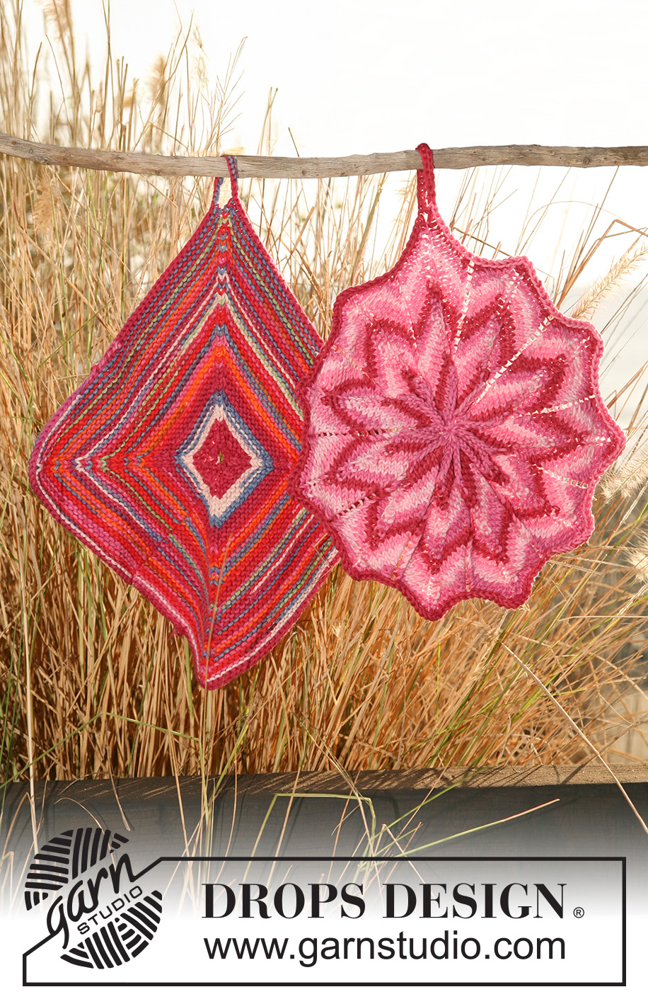 Exploding Berries Potholders / DROPS 120-46 - DROPS pot holders, squared or star shaped, in ”Muskat Soft”.