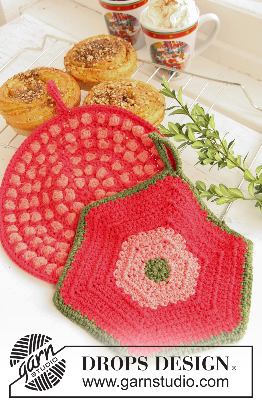 Sweet Kaleidoscope Potholders / DROPS 120-52 - Crochet DROPS pot holders, 1 round with bobbles and 1 hexagon pot holder, in ”Paris”.