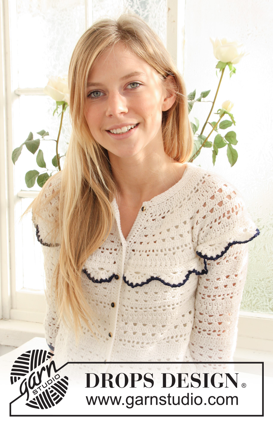Afternoon Romance / DROPS 120-60 - Gilet DROPS au crochet avec motif ajouré et rayures en Safran. Du XS au XXL.