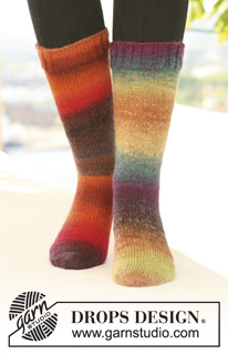 Rainbow Fun / DROPS 122-19 - Basic DROPS Socks in ”Delight”.