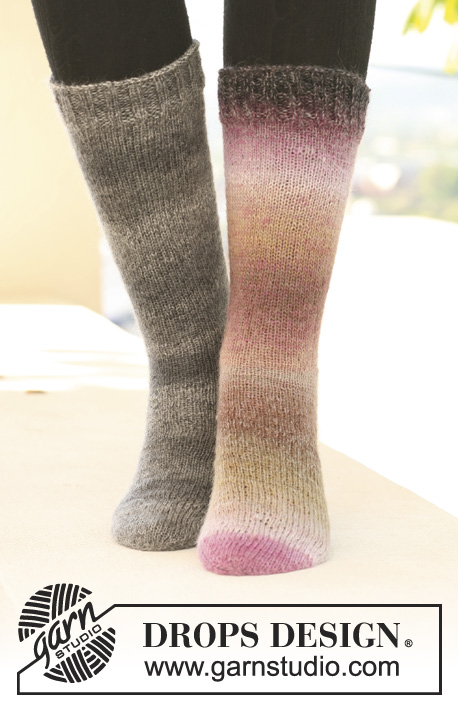 Rainbow Fun / DROPS 122-19 - Basic DROPS Socks in ”Delight”.