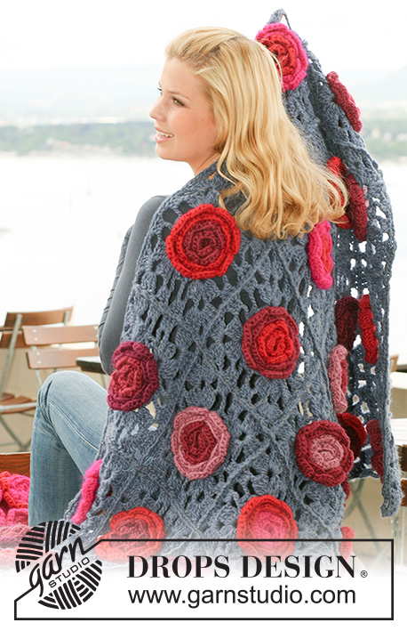 Field of Roses / DROPS 124-5 - Crochet DROPS blanket with flowers in ”Snow”. 