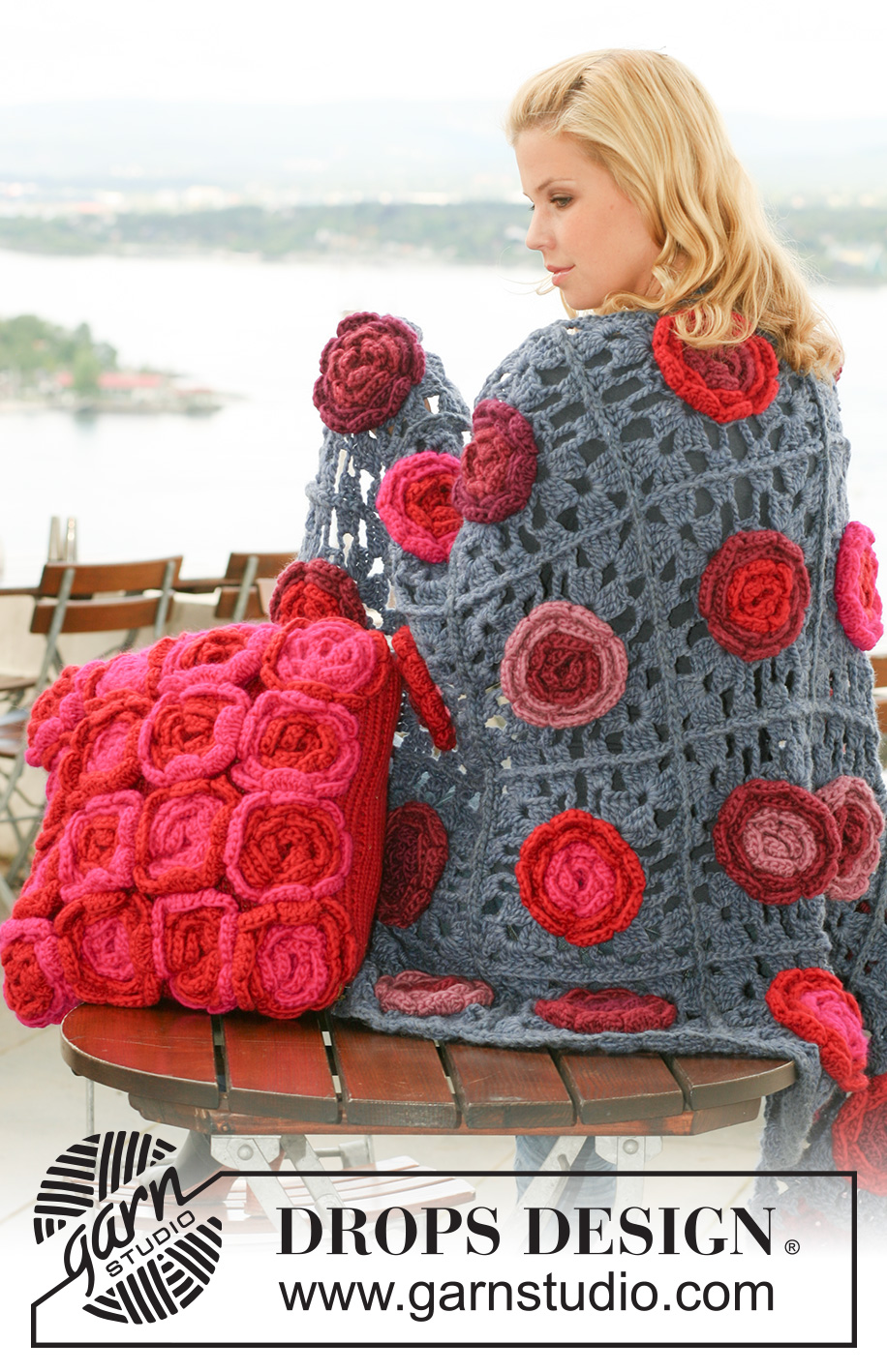 Field of Roses / DROPS 124-5 - Crochet DROPS blanket with flowers in ”Snow”. 