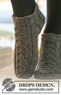 Alaskan Cables / DROPS 125-15 - Lyhyet DROPS palmikkosukat ”Alaska”-langasta.