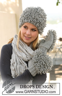 DROPS 125-18 - Set comprises: Knitted DROPS hat and mittens in loop knitting in ”Nepal”. 