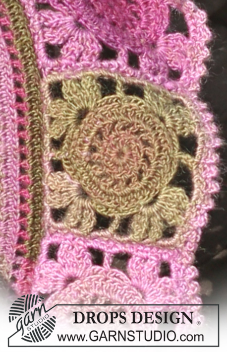Rose Parade / DROPS 126-8 - Gehaakte DROPS bolero van ”Delight” met gehaakte vierkantjes rond de buitenrand. 
Maat S tot en met XXXL
