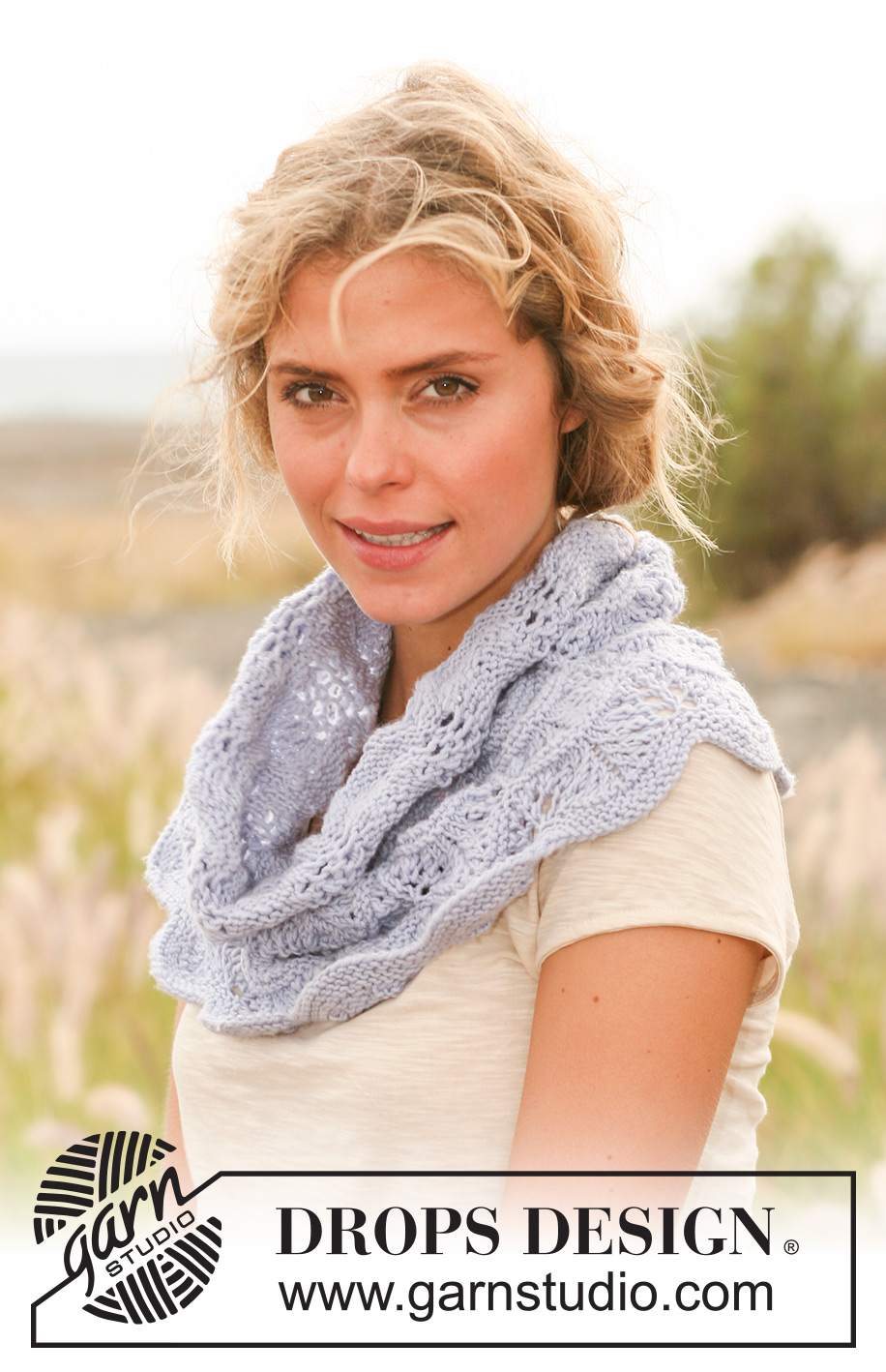 Summer Wrap / DROPS 129-13 - DROPS neck warmer with wave pattern in Merino Extra Fine. 