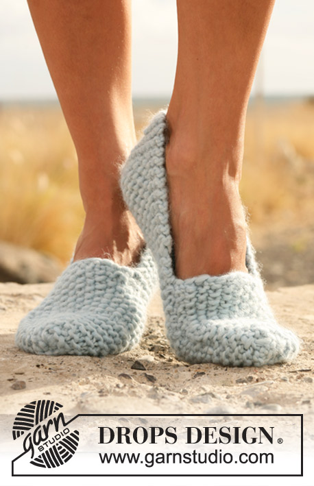 Image result for Rain Kisses by DROPS Design Knitted DROPS slippers in seed st in "Eskimo".