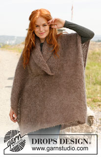 Nomad / DROPS 132-21 - Gebreide DROPS poncho in tricotst in Vienna of Melody. 
Maat: S tot en met XXXL.
