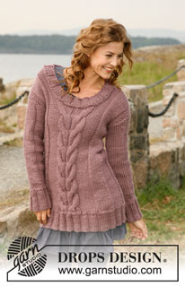 A Taste of Fall / DROPS 132-3 - Pull DROPS avec torsades, en ”Andes” ou “Snow”. 
Du S au XXXL.