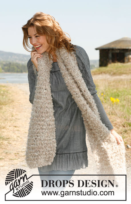 Misty Cloud / DROPS 133-21 - Gorro, bufanda y muñequeras DROPS, de punto, en “Puddel”.