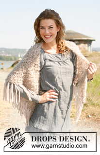 Moonlight / DROPS 133-27 - Knitted DROPS shawl in ”Puddel”.