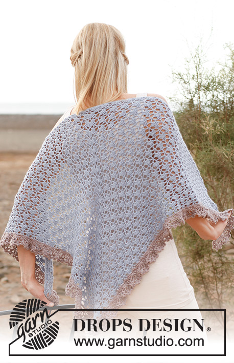 Tranquility / DROPS 137-29 - Gehäkeltes DROPS Dreiecktuch in ”BabyAlpaca Silk”.