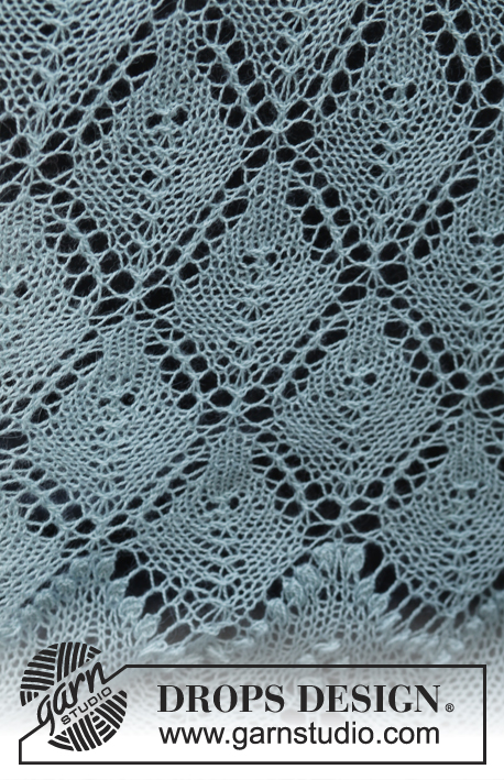 Winter Breeze / DROPS 141-39 - Gestricktes DROPS Dreiecktuch in ”Lace”.