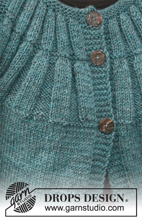 Abbey / DROPS 142-14 - Saco DROPS, de punto, con mangas cortas y pechera redonda en “Karisma”. Talla: S – XXXL.