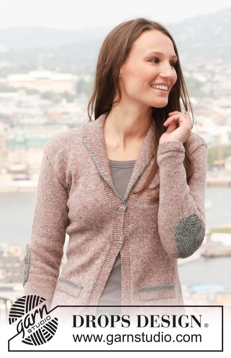 Office / DROPS 142-31 - Saco DROPS, de punto, con bolsillos falsos, parches en los codos y cuello chal en “Fabel”. Talla: S – XXXL.