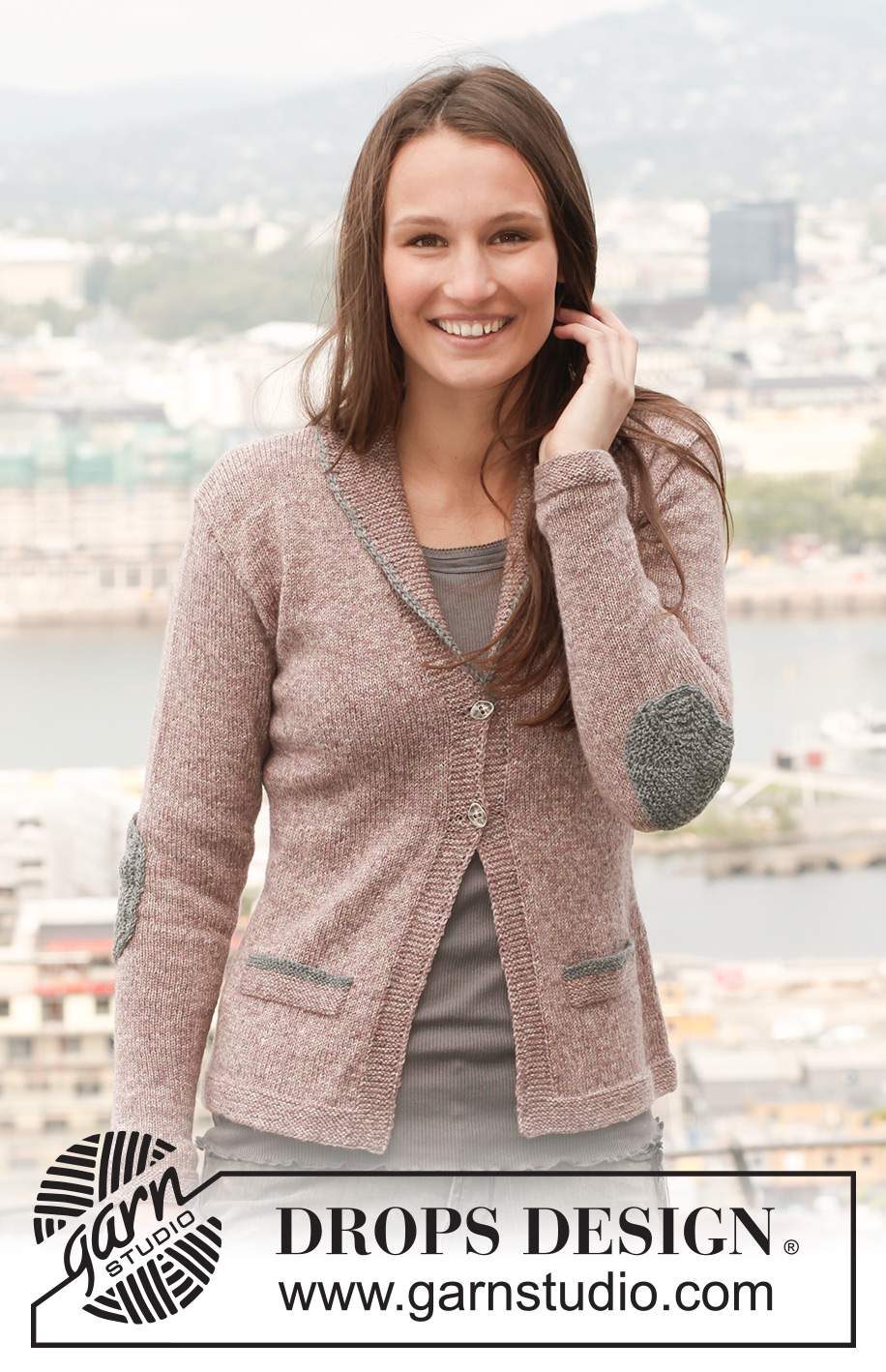 Office / DROPS 142-31 - Saco DROPS, de punto, con bolsillos falsos, parches en los codos y cuello chal en “Fabel”. Talla: S – XXXL.