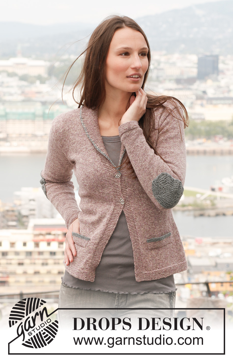 Office / DROPS 142-31 - Saco DROPS, de punto, con bolsillos falsos, parches en los codos y cuello chal en “Fabel”. Talla: S – XXXL.