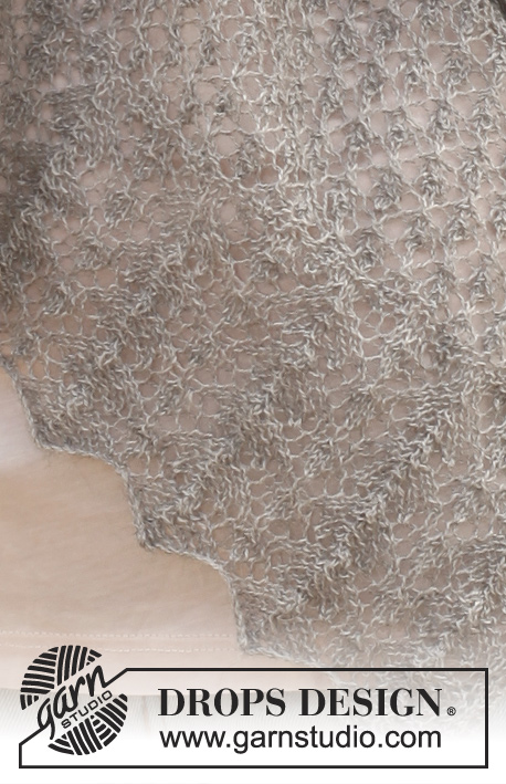 Sweet cloud / DROPS 146-24 - Gestricktes DROPS Tuch in „Lace“ mit Lochmuster.