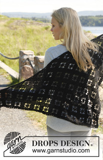Nostalgy / DROPS 150-9 - Heklet DROPS sjal i ”Alpaca”